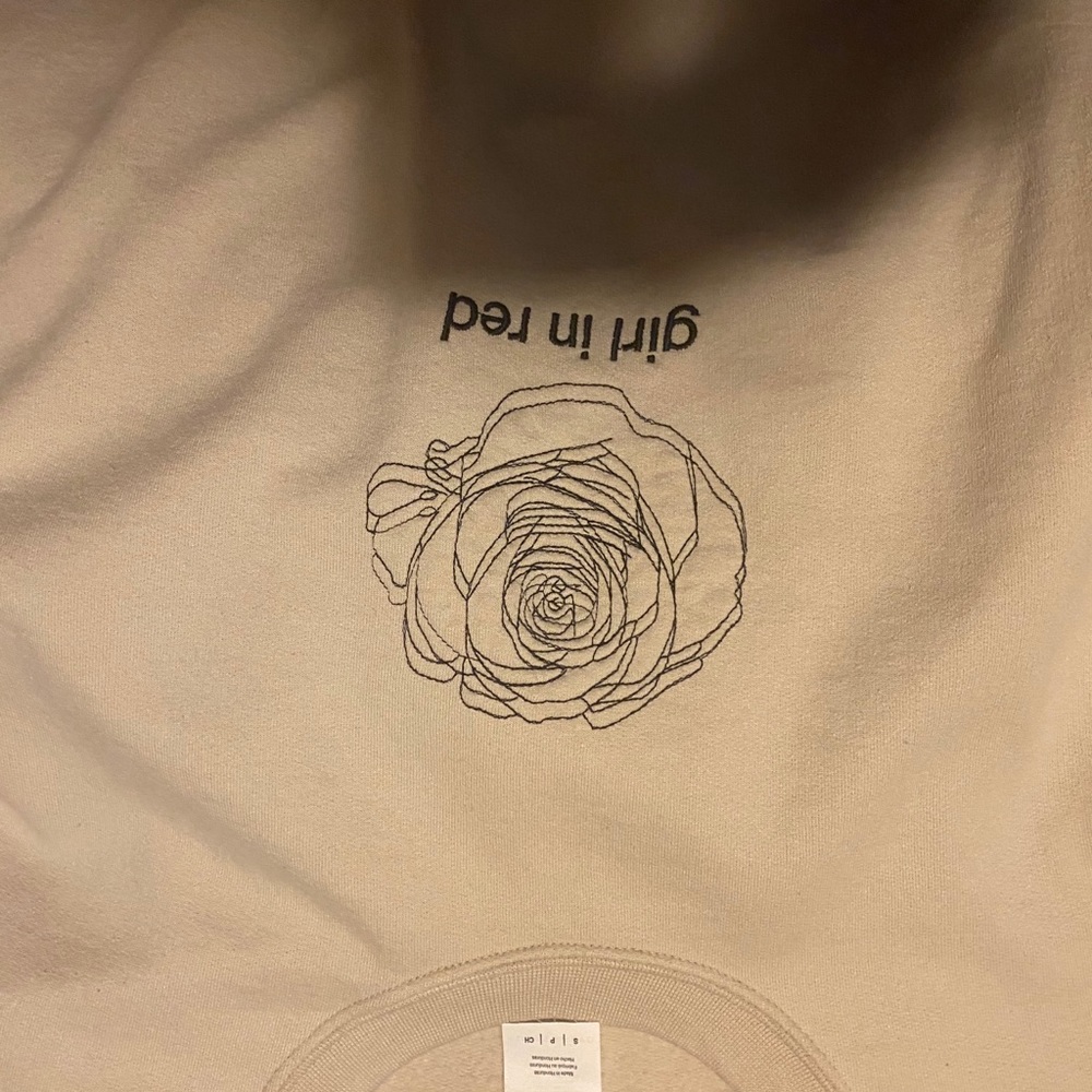 Girlinred Crewneck